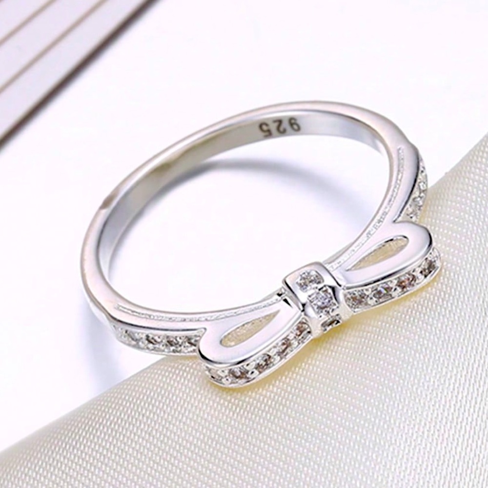 925 sterling Silver elegant Bow Ring with moissanite diamonds NWT - Picture 7 of 8